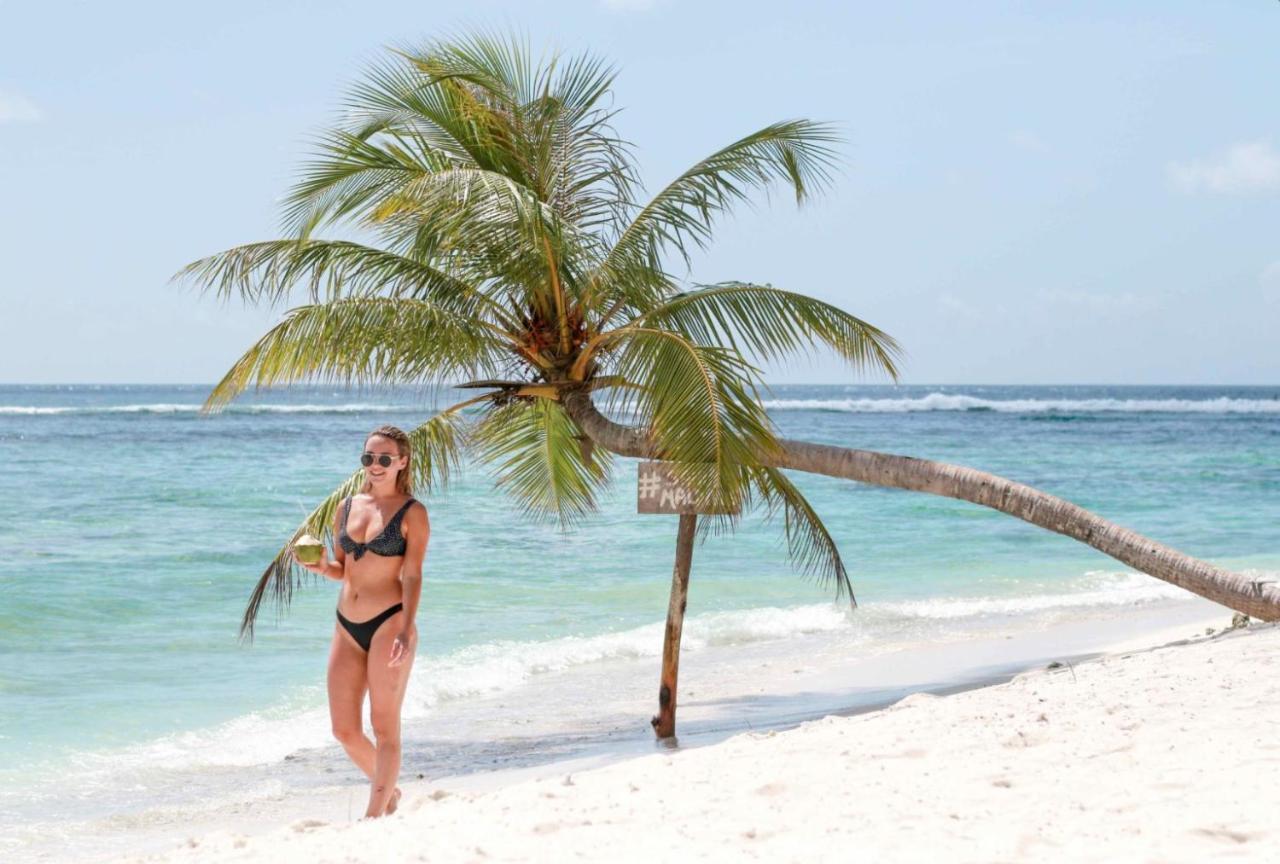 Palm Gate Maldives Hotel Thulusdhoo Exterior foto