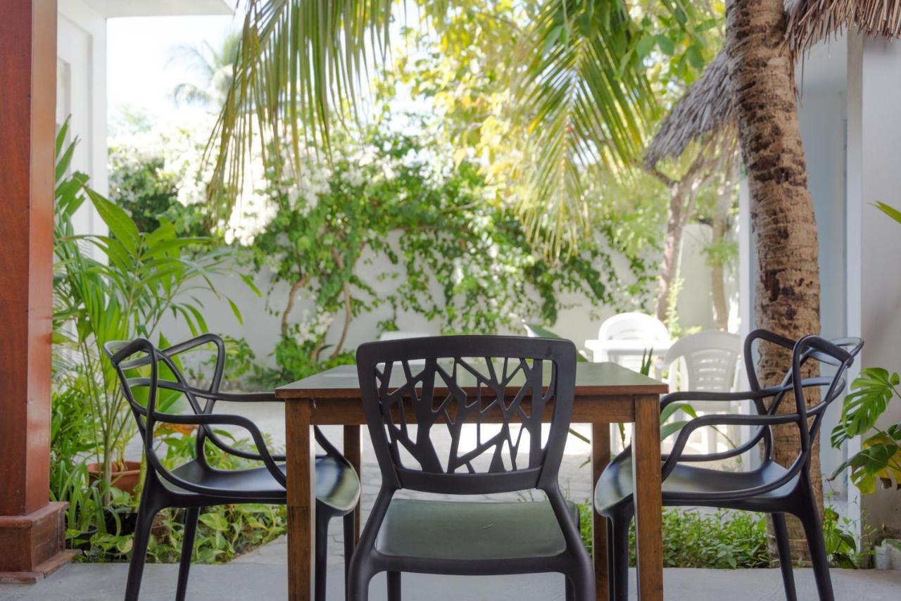 Palm Gate Maldives Hotel Thulusdhoo Exterior foto